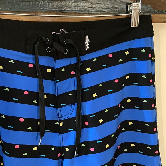 Maui and Sons Blue Geometric Swim Board Shorts Size 32 - Picture 5 of 16